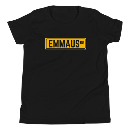 Terse Verse Christian Tee: Emmaus
Black t-shirt with bold yellow design/print on chest that reads "Emmaus" as a street sign.
Youth (Kids) Tee / Unisex
Mockup of front. 